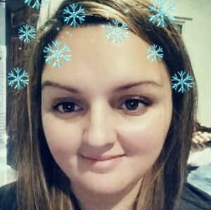 Meet your Posher, Roxana